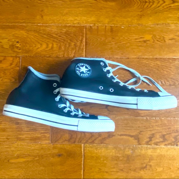 CHUCK TAYLOR CONVERSE BLACK LEATHER HIGH TOPS